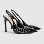 Women’s pump with crystal chain